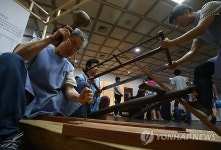 목재 다듬는 소목장