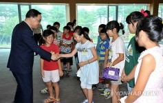 정총리, 초등학생 만나 50년만에 1일 교사