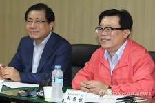 상관농협만덕산토종꿀작목반농축장 | 이동필 농림축산식품부장관, 꿀 가공장 방문