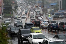 막히는 피서지 도로