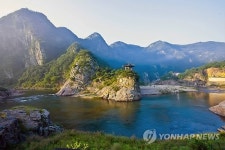 <카메라뉴스> 풍광 빼어난 월류봉