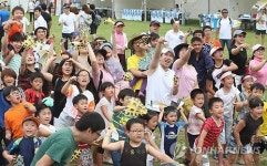 높이 날아라 종이비행기