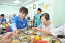 우즈베크 아리랑요양원 찾은 송종국