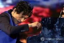 양방언 혼신의 힘을 다한 연주