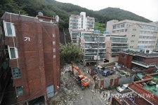 경로당 덮친 산사태