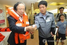 여객선 안전관리하는 이주영 장관