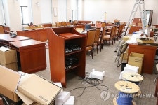 법사위 회의실은 공사중