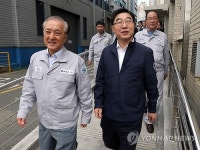 한진중공업 방문한 이기권 장관