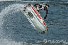 춘천국제레저대회 제트스키 공중회전 시범