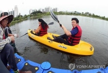 부천 상동호수공원에 수상자전거 달린다