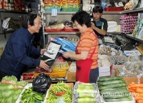 진도 전통시장 찾은 이주영 장관