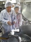 급식 시설 살펴보는 정승 식품의약품안전처장