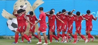 <아시안게임 D-7> 몸푸는 북한 여자축구대표팀