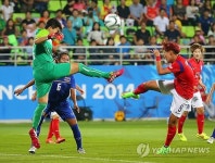 <아시안게임 D-5> 태권 축구와 무에타이 축구의 대결