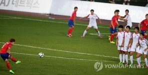 <아시안게임> 첫골 쏘는 정설빈