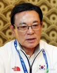 <아시안게임> 인터뷰하는 박순호 한국선수단장