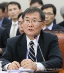 답변하는 강성모 한국과학기술원 총장