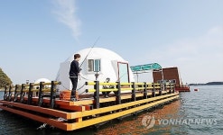 바다 위에서 즐기는 낭만…서산 해상펜션 인기