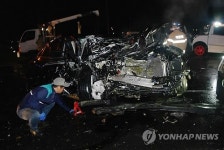 울산서 승용차끼리 충돌…1명 사망·2명 중상