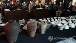 태안 앞바다서 건진 문화재