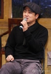 질문에 답하는 이광기