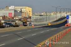 연장 개통된 수원역 과선교