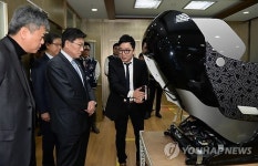 바디브랜드 방문한 윤상직 장관