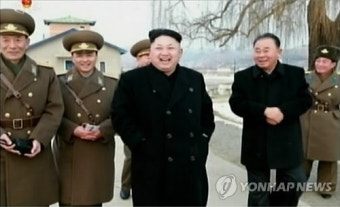북한 김정은, 공군부대 시찰…훈련 독려