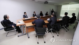 인천VTS 현황보고 받는 이주영 장관