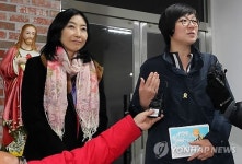 항변하는 신은미·황선씨