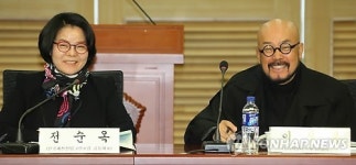 전순옥 의원과 이상봉 디자이너