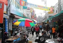 영화 흥행 덕에 국제시장 북적