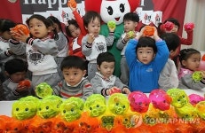 병아리들의 사랑 실천