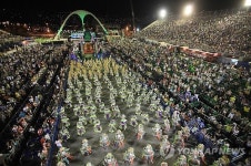 올림픽 도시 브라질 리우, 카니발 축제 준비 한창