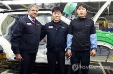 쌍용차 평택공장 방문한 마힌드라 회장