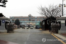 초등학교서 탈영 일병 수색하는 육군