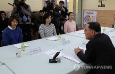 정 총리, 어린이집 교사, 학부모와 간담회