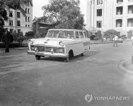 1957년 국산 시발자동차 시운전