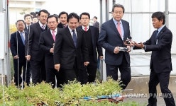 제주용암해수산업단지 찾은 김무성 대표