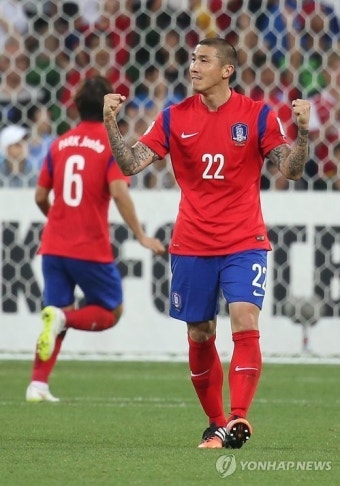 손흥민 골에 차두리 주먹 불끈