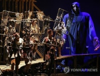 뮤지컬로 재탄생한 마당을 나온 암탉