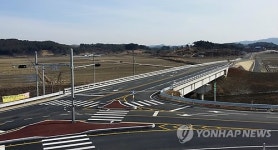 서천 신성리갈대밭 진입도로