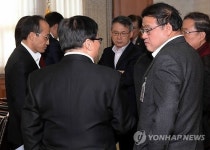 장관들과 청와대 수석들의 대화