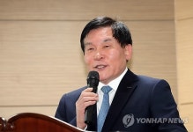 인사말 하는 채정병 롯데카드 사장