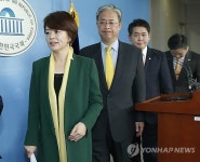 기자회견 마친 총리 후보 인사청문특위 야당 위원들