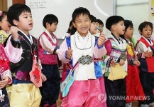 어린이들의 재롱잔치