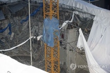 구조 중인 사당종합체육관 매몰 현장