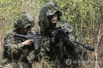 코브라 골드훈련 참가한 해병대 '침투하는 저격수'