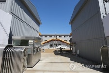 개학 연기한 컨테이너 교실