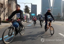 평택으로 향하는 자전거 행진